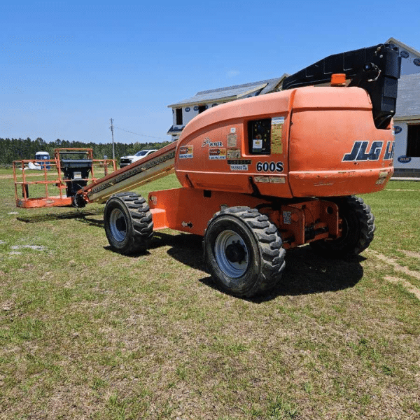 2008 JLG 600S boom lift